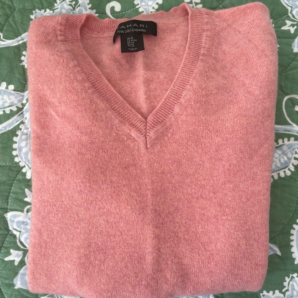 EUC Tahari cashmere sweater size medium
